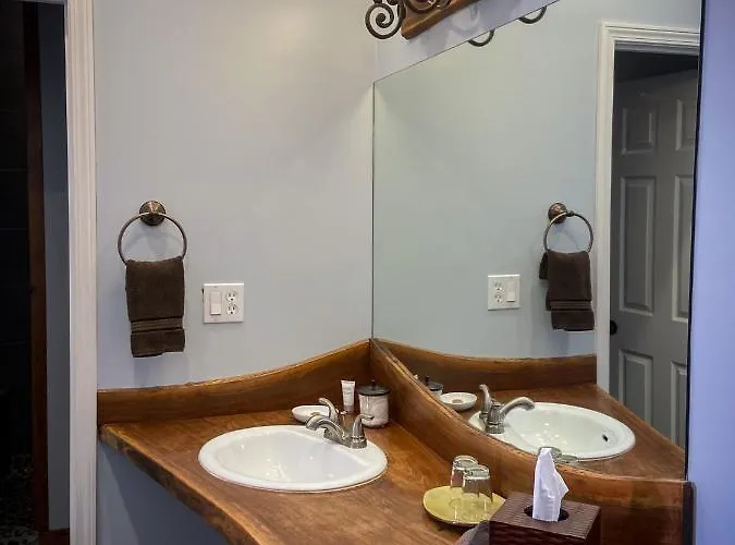 Couette-café Makanda Inn 3*