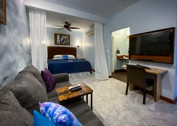 Makanda Inn 3*